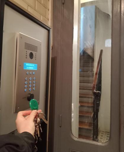 Petite Maison Avec Cour Dans Les Beaux Quartiers-Vous Faites Le Menage- Very Good Prices For T-H-E Location But You Have To Clea-N Th-E Flat Lejlighed Paris Eksteriør billede