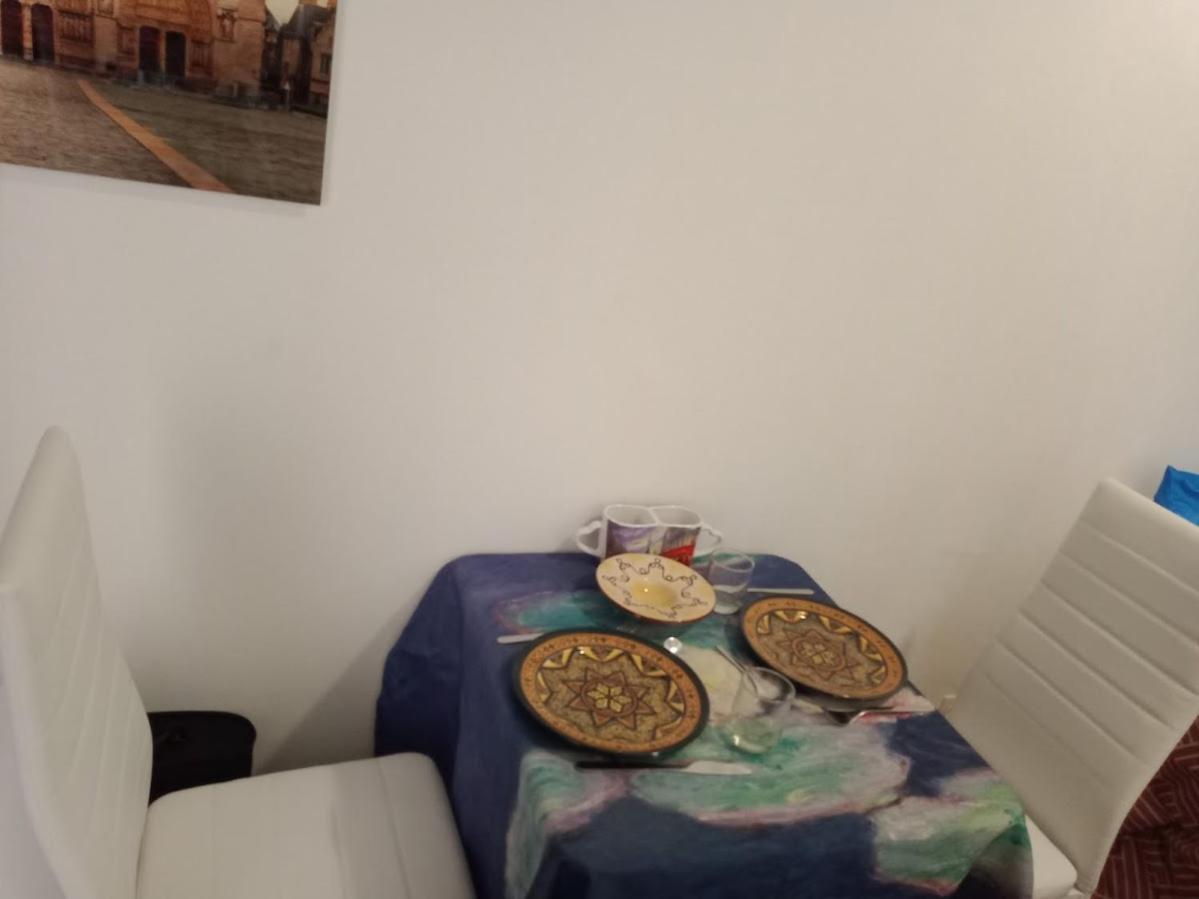 Petite Maison Avec Cour Dans Les Beaux Quartiers-Vous Faites Le Menage- Very Good Prices For T-H-E Location But You Have To Clea-N Th-E Flat Lejlighed Paris Eksteriør billede